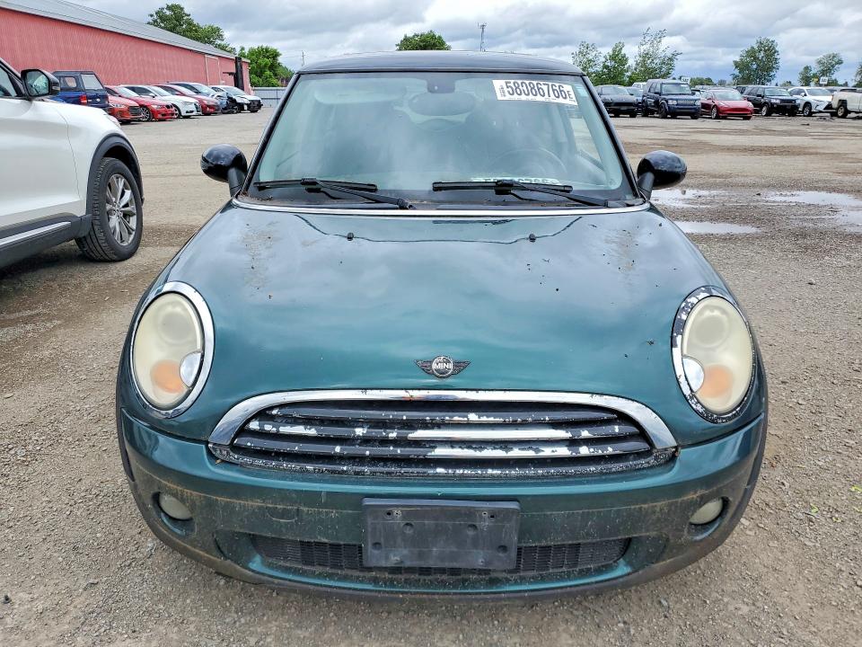 2008 Mini Cooper VIN WMWMF33578TU65844 COPART salvage auction — SIDE, ON - PERMIT SALVAGE, sold $600 on 2026-08-13 (photo 5)