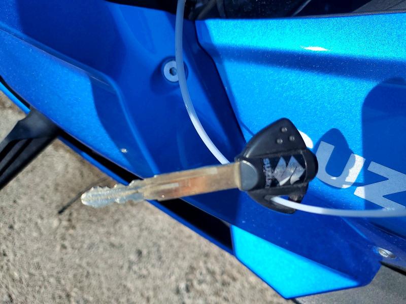 2024 Suzuki Gsx VIN JS1EM13B9R7101212 COPART salvage auction — SIDE, Nv - Salvage Title, sold $1,650 on 2026-07-09 (photo 8)