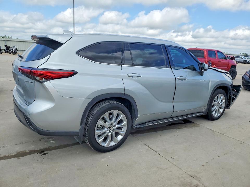 2021 Toyota Highlander VIN 5TDYARAH6MS005151 COPART salvage auction — FRONT END, Tx - Salvage Vehicle Title, sold $18,000 on 2026-07-02 (photo 3)