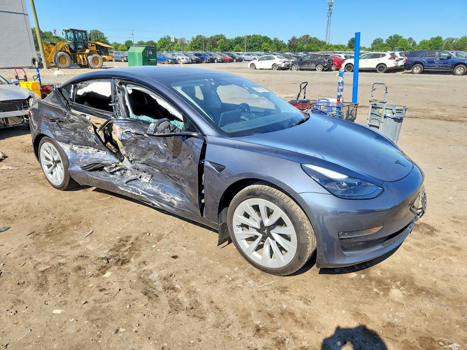 2022 Tesla Model 3 VIN 5YJ3E1EB6NF129352 COPART salvage auction — SIDE, Va - Cert Of Title - Salvage, sold $5,200 on 2026-07-29 (photo 4)