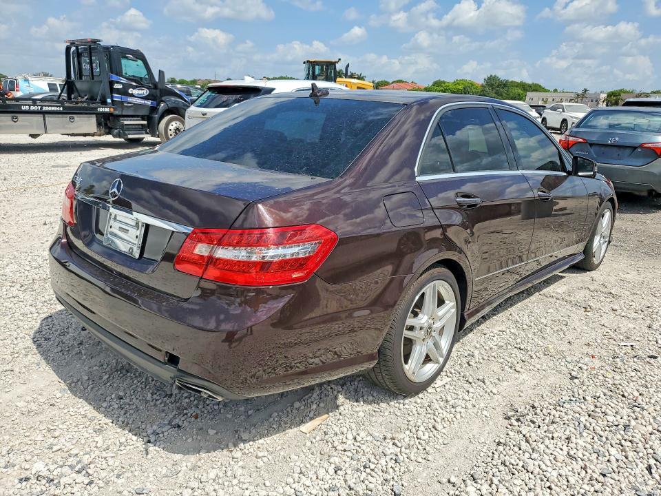 2011 Mercedes-benz E-klasse VIN WDDHF5GB4BA498681 COPART salvage auction — MINOR DENT/SCRATCHES, Fl - Cert Of Title Slvg Rebuildable, sold $1,450 on 2026-07-02 (photo 3)