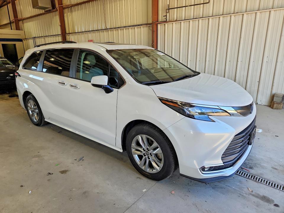 2024 Toyota Sienna VIN 5TDJRKEC2RS183520 COPART salvage auction — REAR END, Va - Cert Of Title - Salvage, sold $18,800 on 2026-07-07 (photo 4)