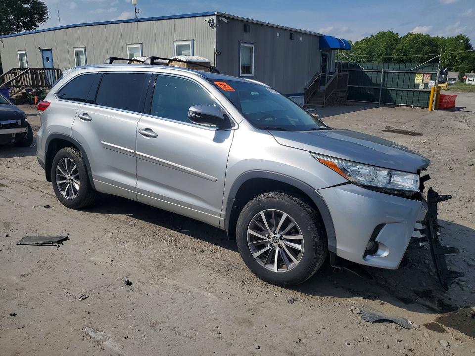 2017 Toyota Highlander VIN 5TDJZRFH7HS457862 COPART salvage auction — UNDERCARRIAGE, Pa - Certificate Of Salvage, sold $5,700 on 2026-07-15 (photo 4)