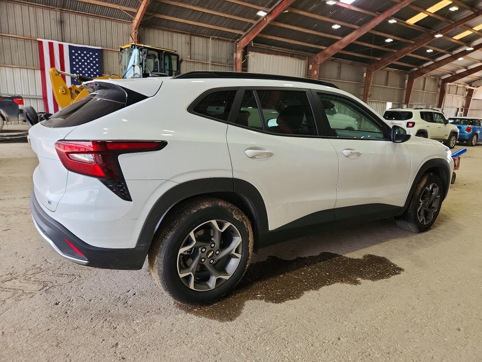 2026 Chevrolet Trax VIN KL77LHEP4TC065783 COPART salvage auction — WATER/FLOOD, La - Cert Of Title-Salvage Flood, sold $8,000 on 2026-07-31 (photo 3)