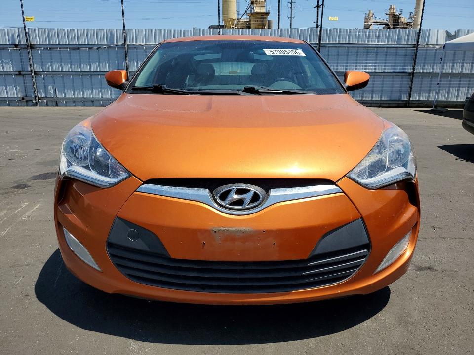 2017 Hyundai Veloster VIN KMHTC6AD0HU306303 COPART salvage auction — VANDALISM, Ca - Salvage Certificate, sold $350 on 2026-07-06 (photo 5)