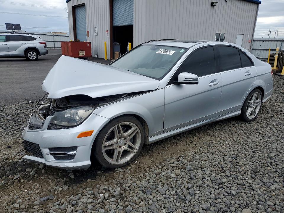 2013 Mercedes-benz C-klasse VIN WDDGF8AB1DG081542 COPART salvage auction — FRONT END, Salvage Title, sold $400 on 2026-08-12 (photo 1)