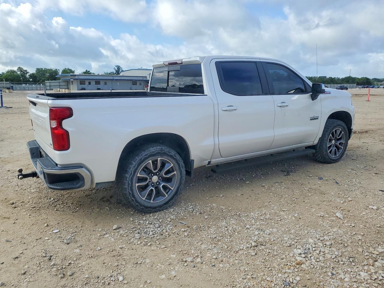 2020 Chevrolet Silverado 1500 VIN 3GCUYDET0LG272004 COPART salvage auction — Minor Dent/Scratches, TX - CERTIFICATE OF TITLE, sold $7,900 on 2026-07-09 (photo 3)