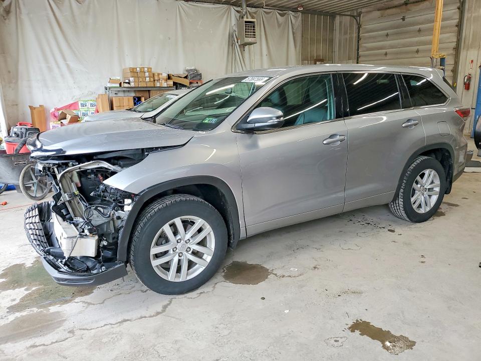 2015 Toyota VIN 5TDBKRFH4FS146136 COPART salvage auction — FRONT END, Salvage Title, sold $3,750 on 2026-07-16 (photo 1)