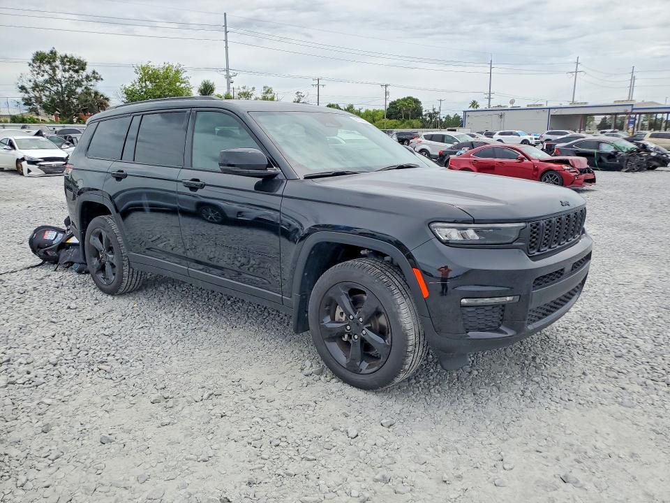 2025 Jeep Cherokee VIN 1C4RJKBG4S8645863 COPART salvage auction — SIDE, Id - Salvage Certificate Of Title, sold $26,250 on 2026-08-21 (photo 4)