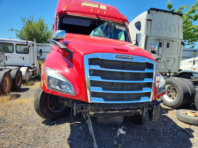 2025 Freightliner Cascadia 126 VIN 3AKJHHDR7SSVX2167 COPART salvage auction — FRONT END, OR - SALVAGE TITLE CERTIFICATE, sold $50,000 on 2026-08-13 (photo 9)