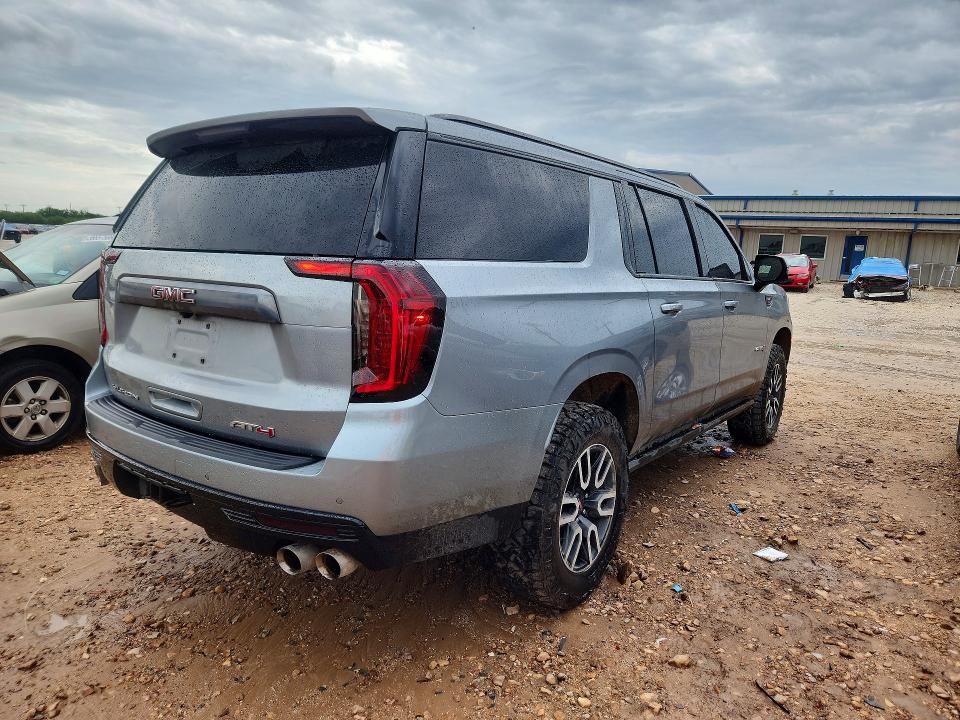 2024 Gmc Yukon VIN 1GKS2HKL4RR177575 COPART salvage auction — MINOR DENT/SCRATCHES, Salvage Title, sold $20,300 on 2026-07-23 (photo 3)