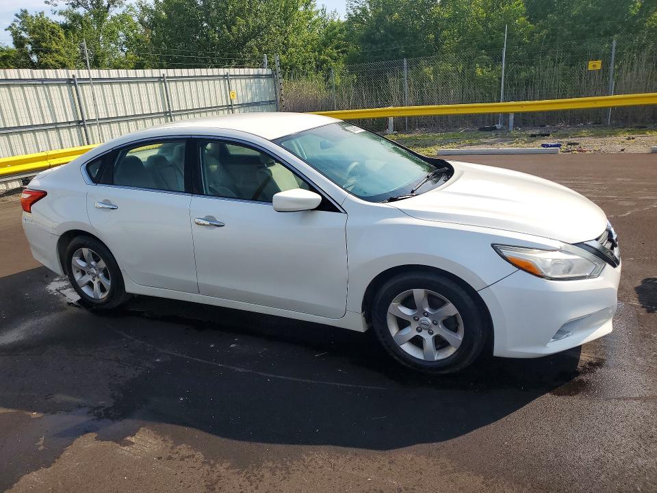 2016 Nissan Altima VIN 1N4AL3AP7GN336255 COPART salvage auction — MINOR DENT/SCRATCHES, Mi - Certificate Of Title, sold $475 on 2026-07-02 (photo 4)