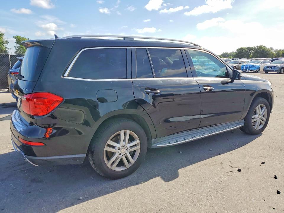 2013 Mercedes-benz Gl-klasse VIN 4JGDF7CE1DA133300 COPART salvage auction — MINOR DENT/SCRATCHES, Fl - Certificate Of Title, sold $1,550 on 2026-07-02 (photo 3)