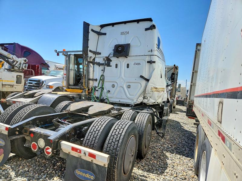 2023 Freightliner Cascadia 126 VIN 3AKJHHDR2PSNP3511 COPART salvage auction — SIDE, IN - DIS/DLR/EXP ONLY CLEAN TITLE, sold $35,750 on 2026-07-07 (photo 4)