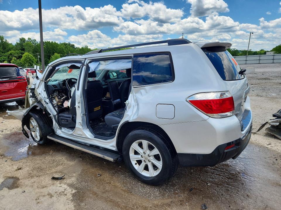 2013 Toyota Highlander VIN 5TDZK3EH2DS101433 COPART salvage auction — SIDE, Ky - Bill Of Sale/Part Only/No Titl, sold $550 on 2026-07-23 (photo 2)