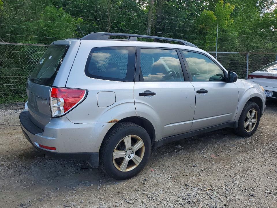 2013 Subaru Forester VIN JF2SHABC9DH440001 COPART salvage auction — MINOR DENT/SCRATCHES, Oh - Certificate Of Title, sold $400 on 2026-07-29 (photo 3)