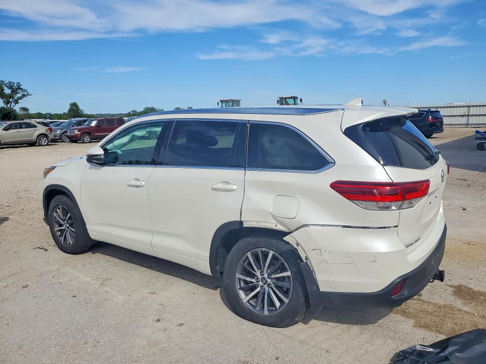 2017 Toyota VIN 5TDJZRFHXHS520176 COPART salvage auction — REAR END, Ia - Cert Of Title-Salvage Title, sold $10,700 on 2026-07-24 (photo 2)