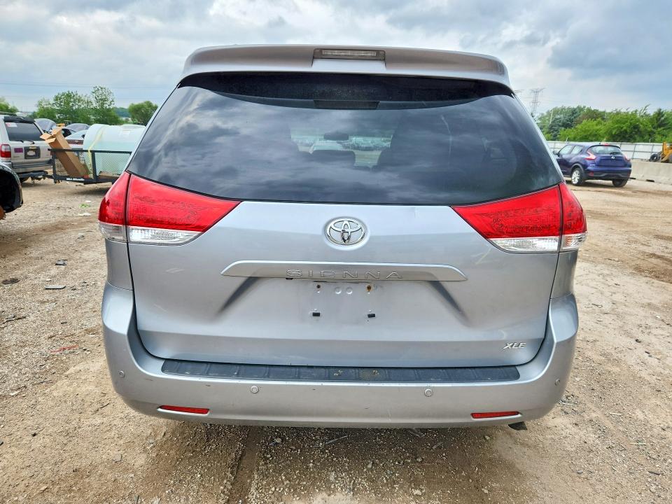 2014 Toyota Sienna VIN 5TDYK3DC2ES496877 COPART salvage auction — FRONT END, Il - Salvage Certificate, sold $4,250 on 2026-07-14 (photo 6)