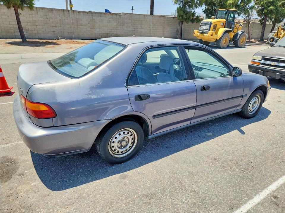 1995 Honda Civic VIN 1HGEG8642SL012356 COPART salvage auction — MINOR DENT/SCRATCHES, CA - DIS/DLR/EXP ONLY CLEAN TITLE, sold $775 on 2026-07-02 (photo 3)