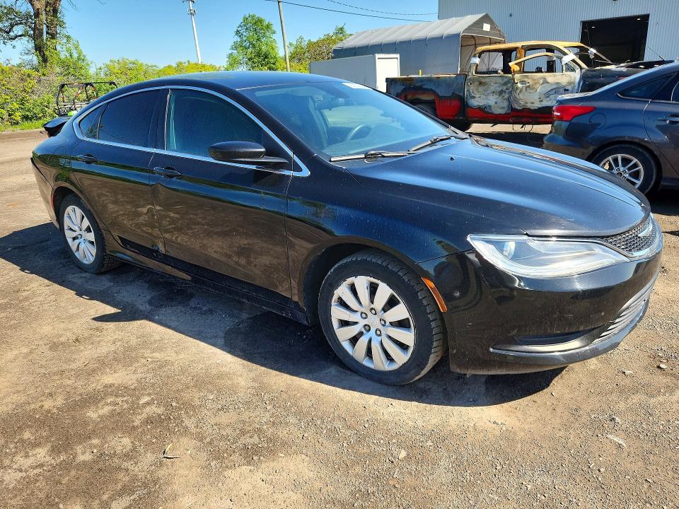 2016 Chrysler 200 VIN 1C3CCCFB9GN197749 COPART salvage auction — REAR END, Qc - Gravement Accidente, sold $350 on 2026-07-28 (photo 4)