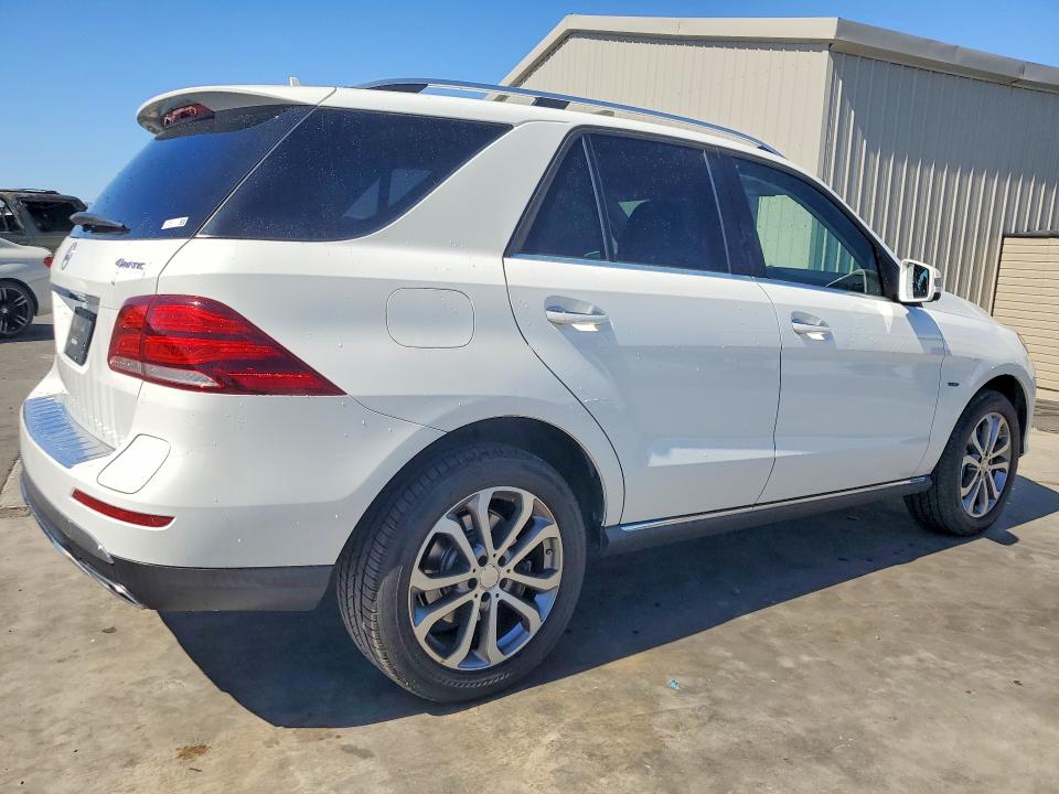 2017 Mercedes-benz Gle VIN 4JGDA6DB8HA814055 COPART salvage auction — MINOR DENT/SCRATCHES, Ca - Dis/Dlr/Exp Only Clean Title, sold $10,500 on 2026-08-27 (photo 3)