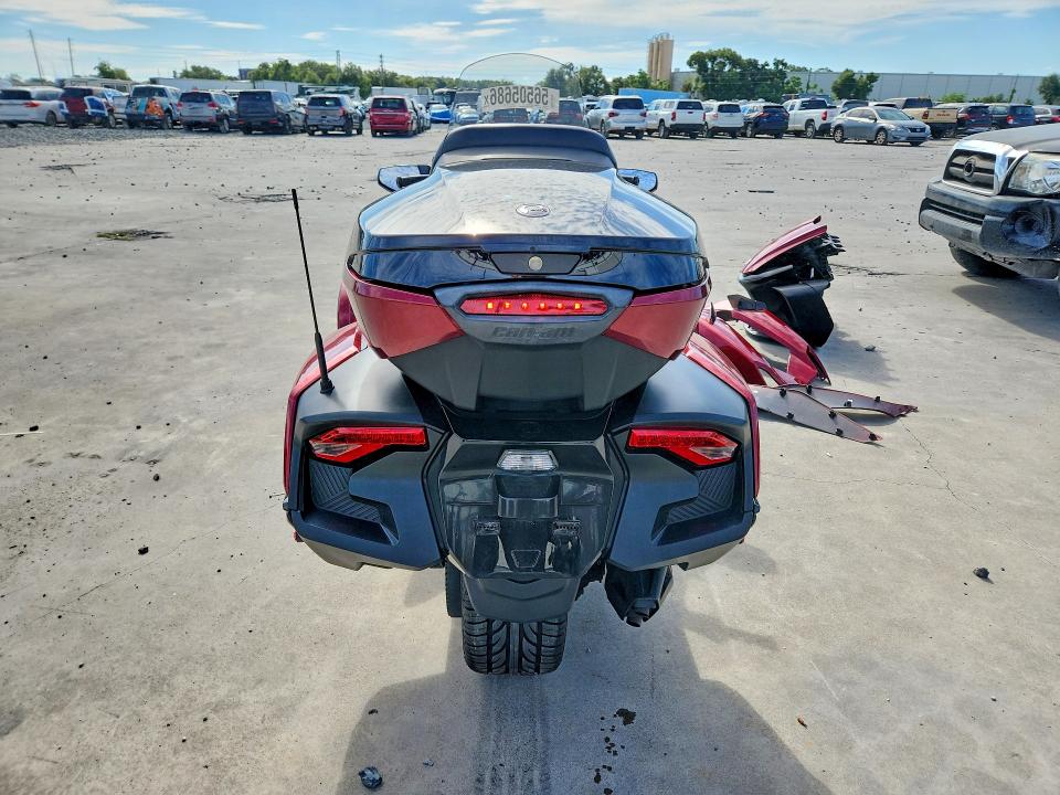 2022 Can-am/ brp Spyder VIN 2BXNBDD22NV001710 COPART salvage auction — MINOR DENT/SCRATCHES, Fl - Cert Of Title Slvg Rebuildable, sold $8,800 on 2026-08-06 (photo 4)