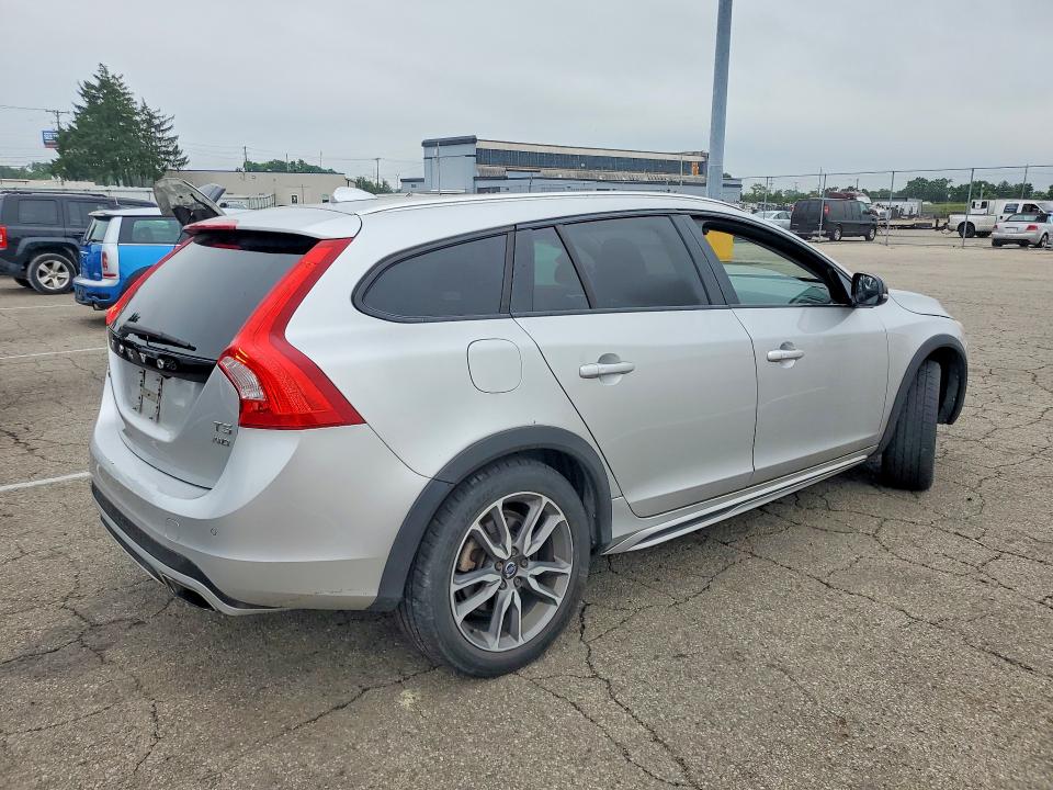 2018 Volvo V60 VIN YV440MWK6J2052396 COPART salvage auction — SIDE, Oh - Cert Of Title-Salvage, sold $3,600 on 2026-07-08 (photo 3)