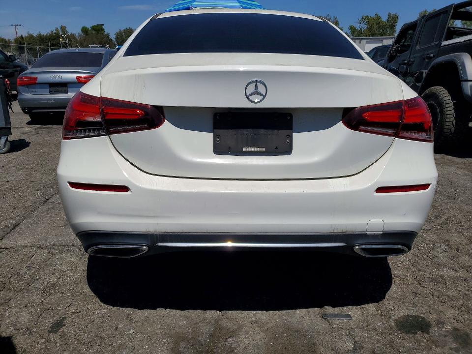 2019 Mercedes-benz A-klasse VIN WDD3G4FB6KW019697 COPART salvage auction — MINOR DENT/SCRATCHES, Ca - Dis/Dlr/Exp Only Clean Title, sold $7,100 on 2026-07-30 (photo 6)