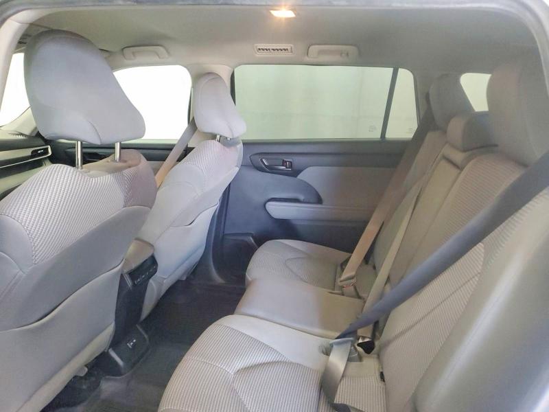 2022 Toyota Highlander VIN 5TDBZRBH9NS577099 COPART salvage auction — NORMAL WEAR, Mt - Certificate Of Title (P), sold $14,500 on 2026-07-29 (photo 6)