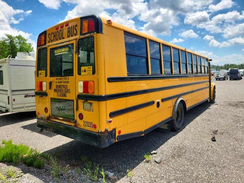 2012 Thomas Chassis b2 VIN 4UZABRDU1CCBP5522 COPART salvage auction — NORMAL WEAR, ON - PERMIT NO BRAND - UNFIT, sold $2,500 on 2026-09-17 (photo 4)