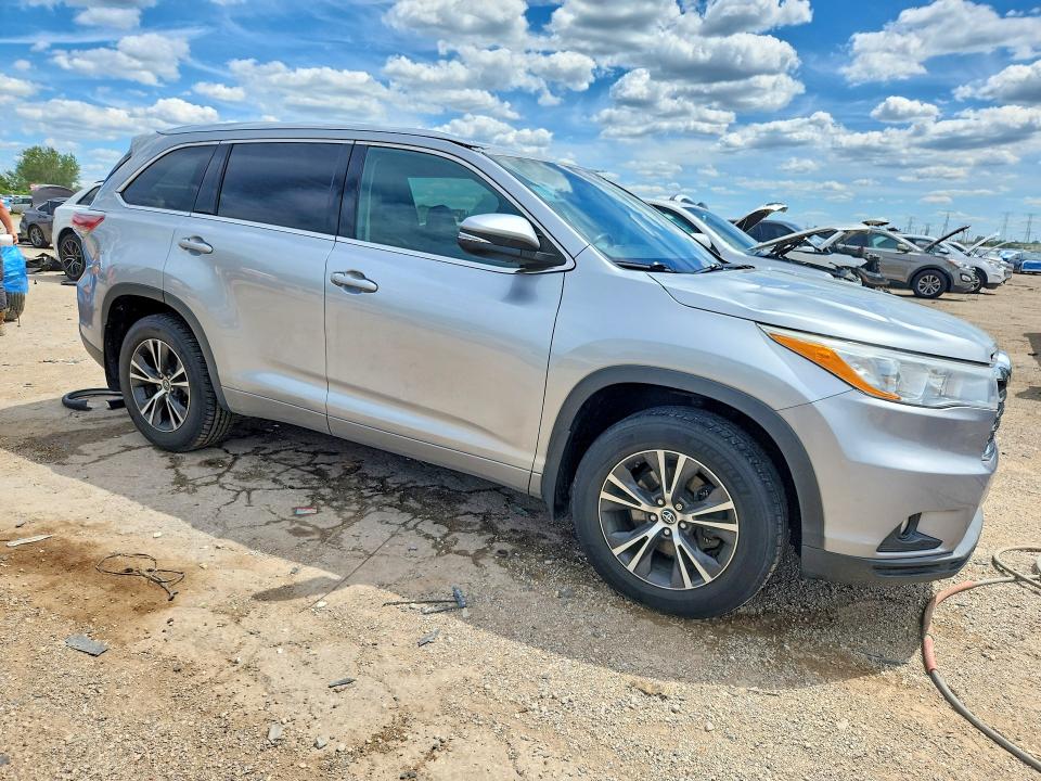 2016 Toyota Highlander VIN 5TDJKRFH9GS502304 COPART salvage auction — SIDE, Il - Salvage Certificate, sold $5,400 on 2026-07-28 (photo 4)