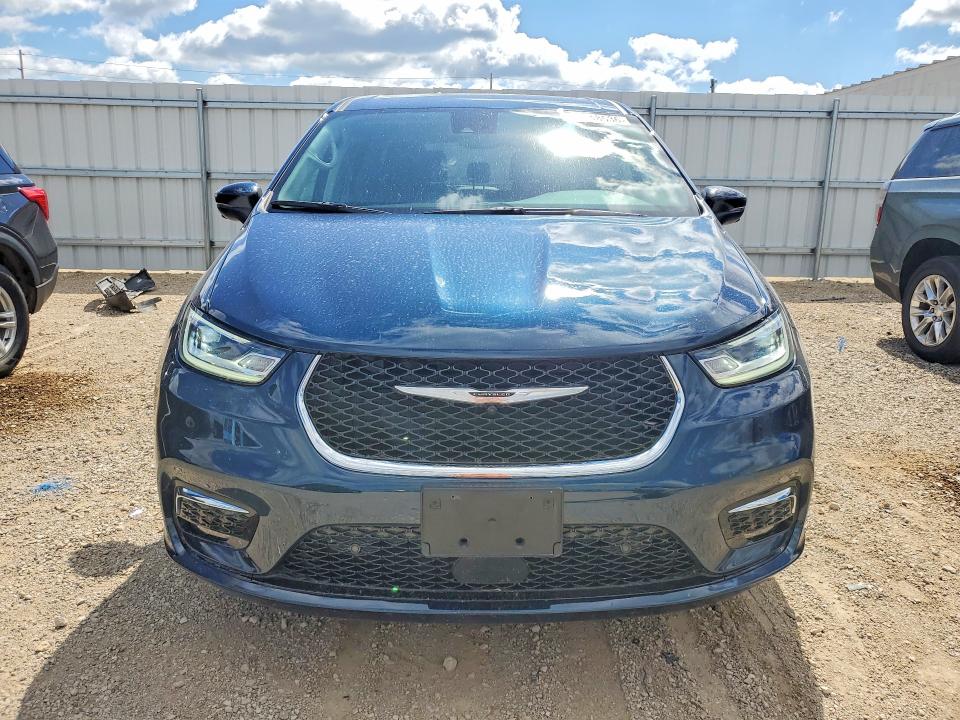 2023 Chrysler VIN 2C4RC3BG9PR619111 COPART salvage auction — REAR END, Ia - Cert Of Title-Salvage Title, sold $9,300 on 2026-07-29 (photo 5)