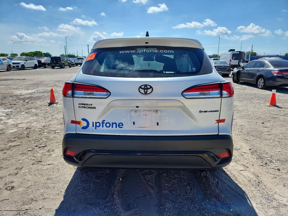 2025 Toyota Corolla VIN 7MUFBABG4SV085368 COPART salvage auction — SIDE, Salvage Title, sold $5,500 on 2026-07-15 (photo 6)