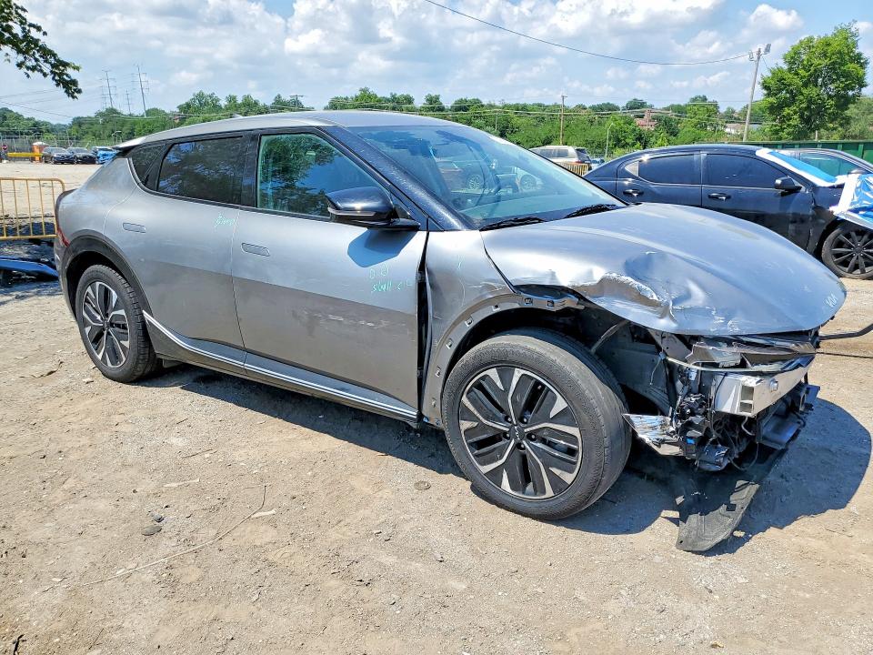 2023 Kia Ev6 VIN KNDC34LA5P5130255 COPART salvage auction — FRONT END, Fl - Certificate Of Destruction (P), sold $7,000 on 2026-07-09 (photo 4)