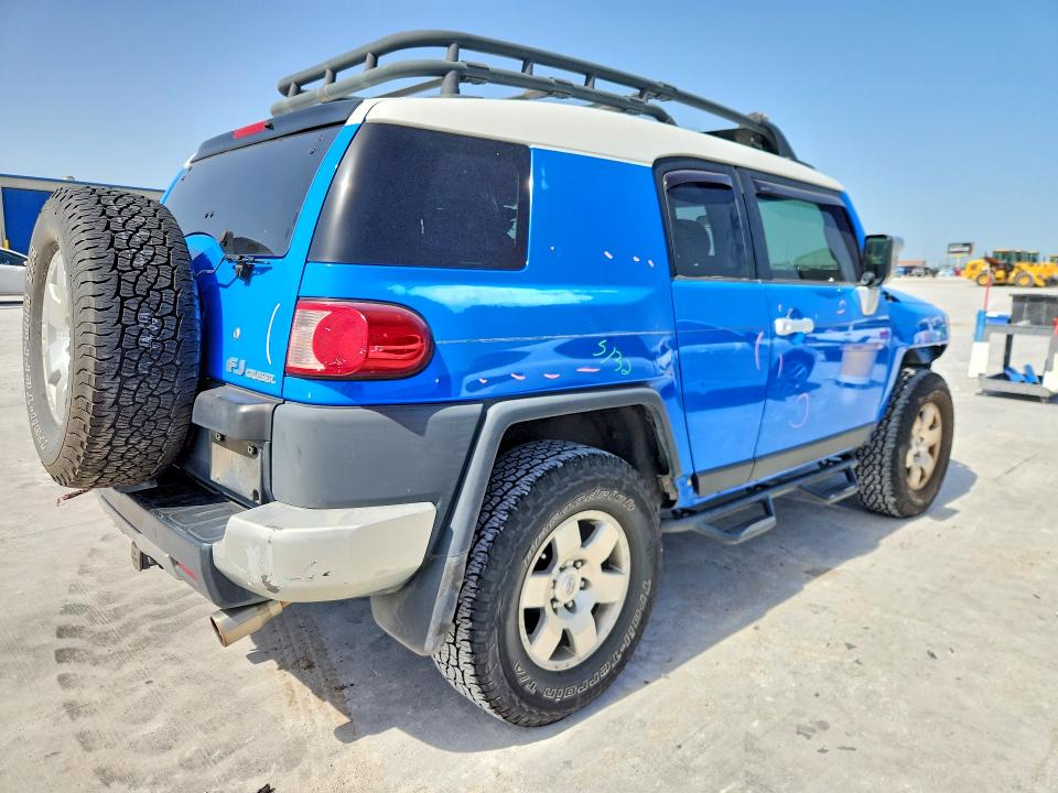 2007 Toyota Fj cruiser VIN JTEBU11F370042108 COPART salvage auction — FRONT END, TX - SALVAGE VEHICLE TITLE (P), sold $7,100 on 2026-07-10 (photo 3)