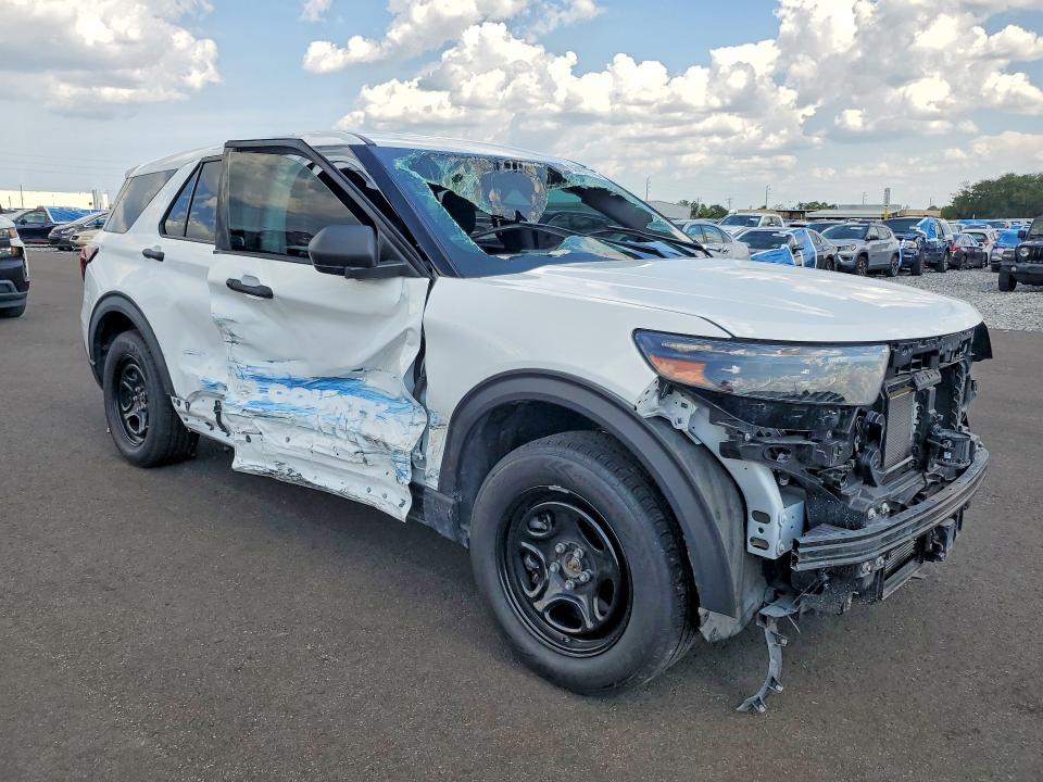 2025 Ford Explorer VIN 1FM5K8AW1SGA87804 COPART salvage auction — SIDE, Fl - Cert Of Title-Police Slvg Rbld, sold $6,200 on 2026-07-27 (photo 4)