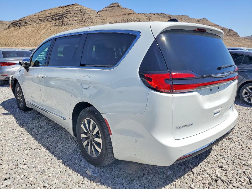 2023 Chrysler Pacifica VIN 2C4RC1S77PR500445 COPART salvage auction — FRONT END, CA - CERTIFICATE OF TITLE, sold $8,300 on 2026-08-31 (photo 2)