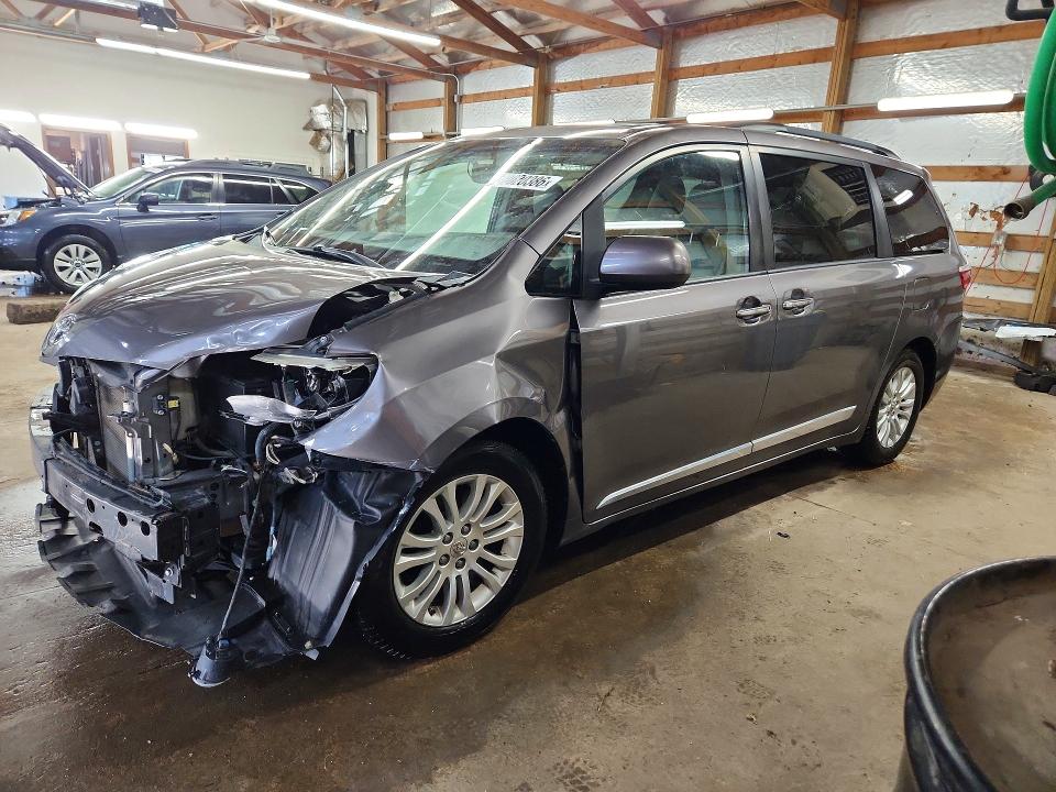 2015 Toyota Sienna VIN 5TDYK3DC5FS631027 COPART salvage auction — FRONT END, Il - Salvage Certificate, sold $550 on 2026-07-27 (photo 1)