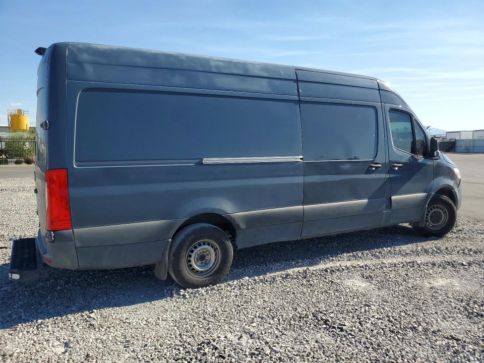 2019 Mercedes-benz Sprinter VIN WD4PF1CD8KP109176 COPART salvage auction — SIDE, Tx - Certificate Of Title (P), sold $3,900 on 2026-07-29 (photo 3)
