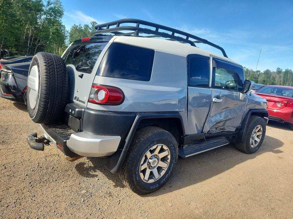 2014 Toyota Fj cruiser VIN JTEBU4BF0EK179010 COPART salvage auction — SIDE, On - Permit Salvage, sold $13,800 on 2026-07-02 (photo 3)