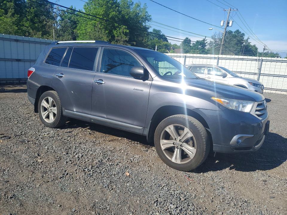 2013 Toyota VIN 5TDDK3EHXDS186256 COPART salvage auction — SIDE, NJ - CERT OF TITLE-SALVAGE, sold $5,700 on 2026-07-28 (photo 4)