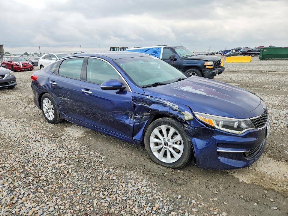2017 Kia VIN 5XXGU4L34HG165432 COPART salvage auction — SIDE, Co - Public - Salvage Title, sold $2,000 on 2026-07-16 (photo 4)
