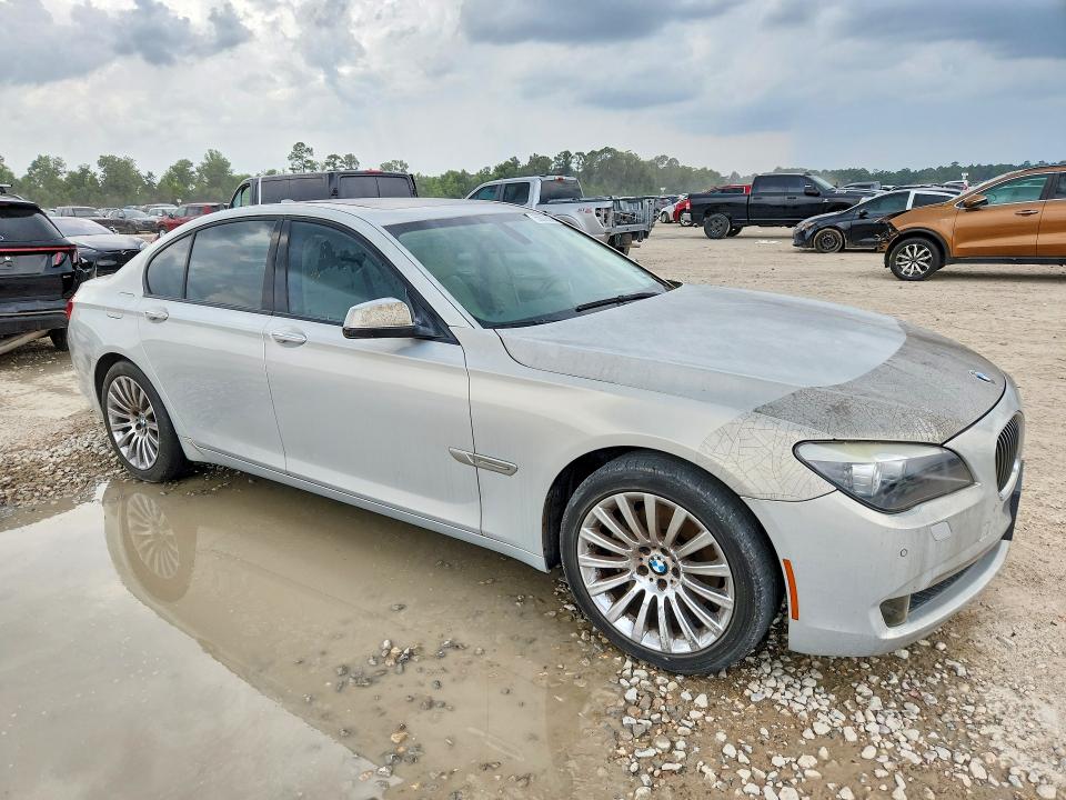 2011 BMW 7 series VIN WBAKA4C56BC612674 COPART salvage auction — MINOR DENT/SCRATCHES, Tx - Certificate Of Title (P), sold $1,400 on 2026-08-04 (photo 4)