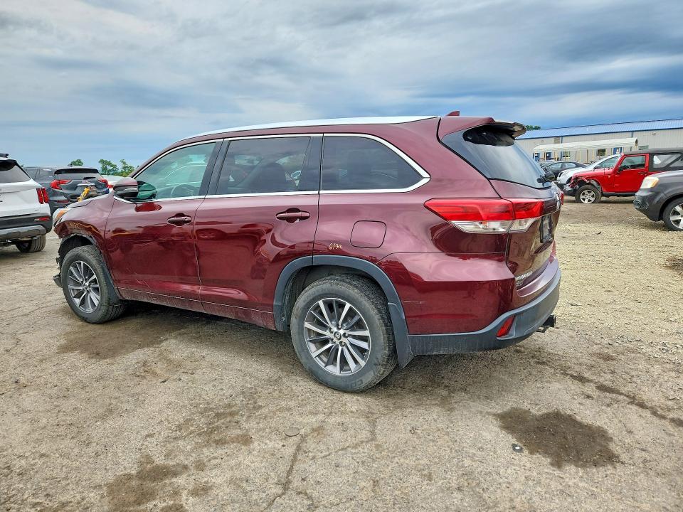 2018 Toyota VIN 5TDJZRFH6JS888120 COPART salvage auction — FRONT END, Pa - Certificate Of Salvage, sold $9,300 on 2026-07-17 (photo 2)