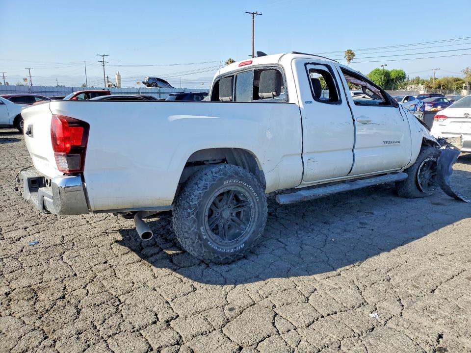 2019 Toyota Tacoma VIN 5TFRX5GN6KX160864 COPART salvage auction — ROLLOVER, CA - SALVAGE CERTIFICATE, sold $3,250 on 2026-07-30 (photo 3)