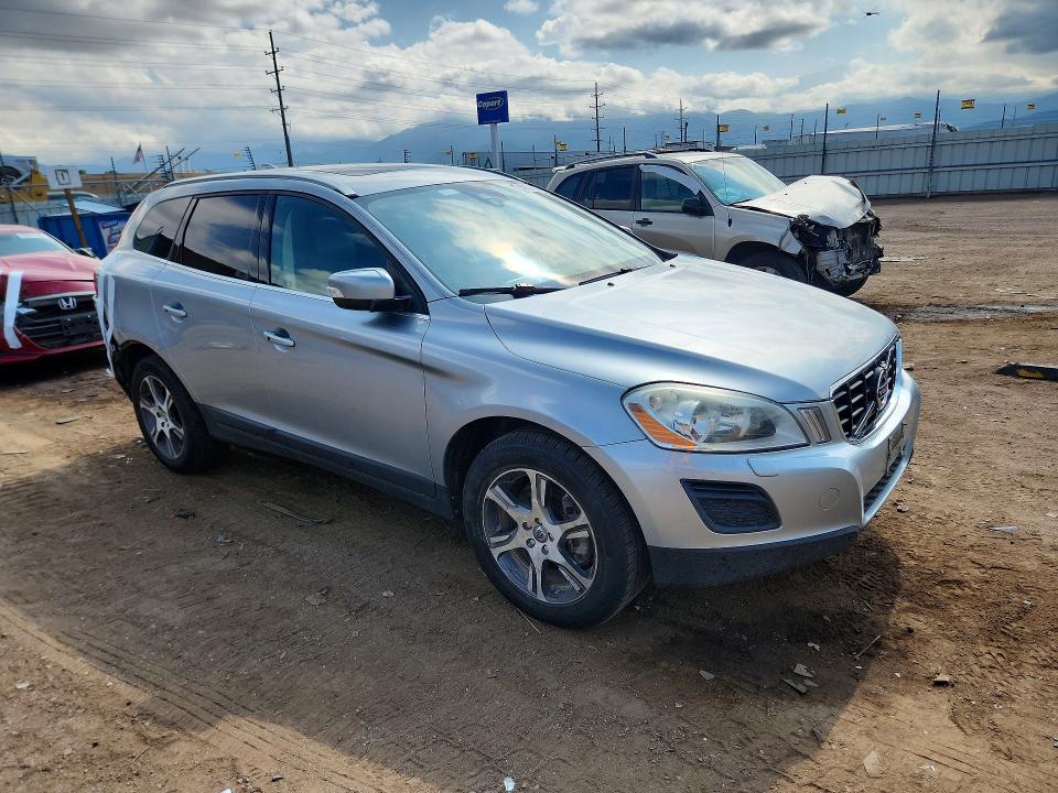 2013 Volvo Xc60 VIN YV4902DZ0D2453103 COPART salvage auction — REAR END, Co - Salvage Title, sold $700 on 2026-08-12 (photo 6)