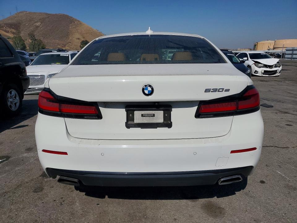 2021 BMW 5er VIN WBA13AG0XMCF03661 COPART salvage auction — FRONT END, Ca - Dis/Dlr/Exp Only Clean Title, sold $10,900 on 2026-07-27 (photo 6)