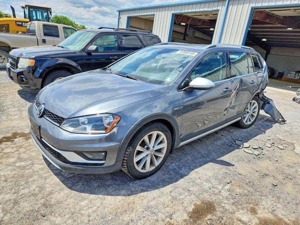 2017 Volkswagen Golf VIN 3VWH17AU2HM531829 — COPART salvage auction photo