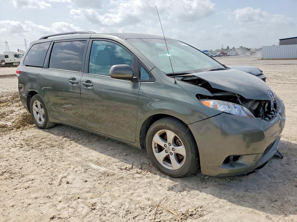 2013 Toyota Sienna VIN 5TDKK3DCXDS386504 COPART salvage auction — FRONT END, TX - SALVAGE VEHICLE TITLE (P), sold $1,650 on 2026-07-17 (photo 4)
