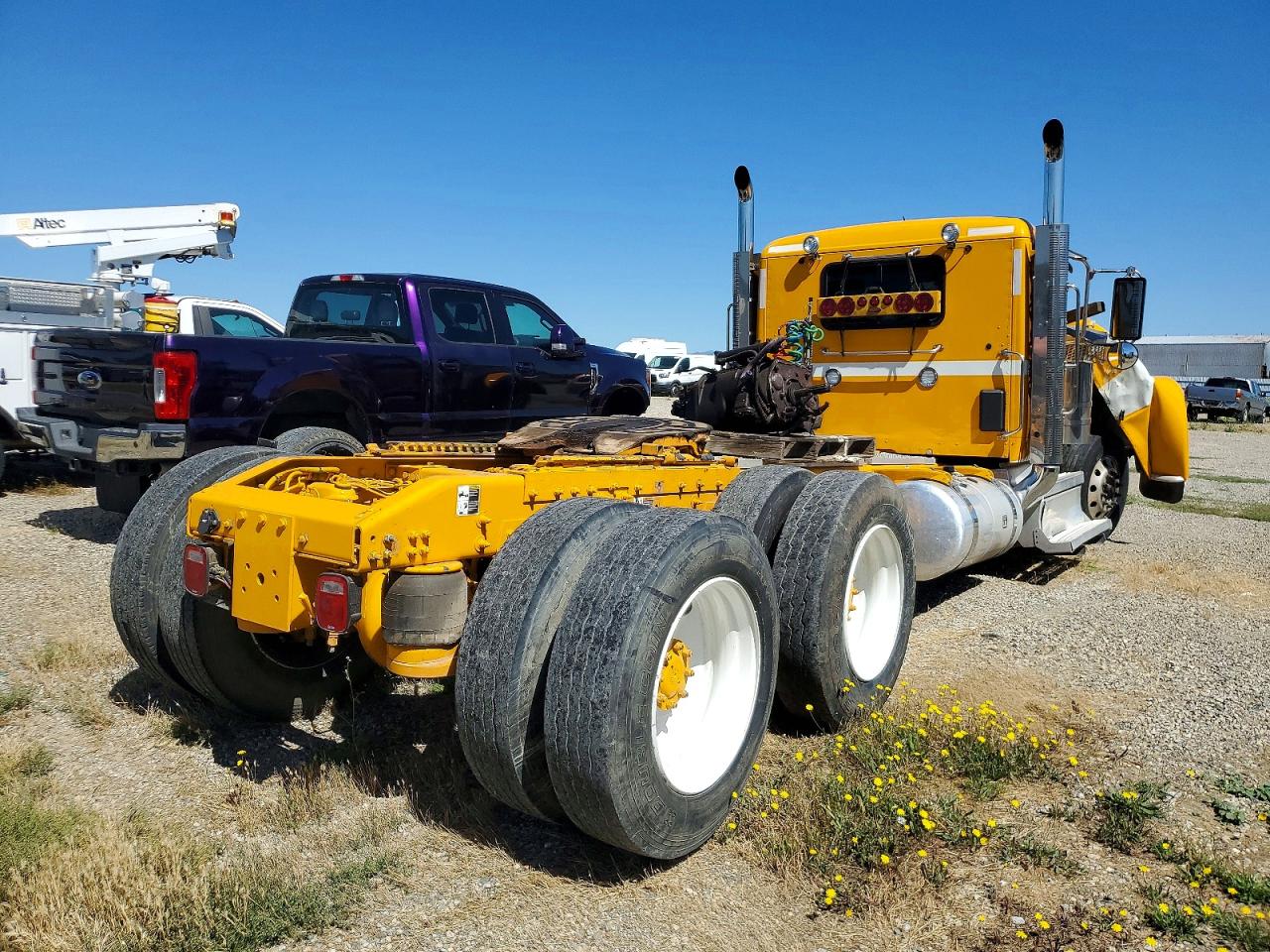 2025 Peterbilt 589 VIN 1XPED49X0SD752129 COPART salvage auction — Front End, IN - DIS/DLR/EXP ONLY CLEAN TITLE (P), sold $34,000 on 2026-08-07 (photo 4)